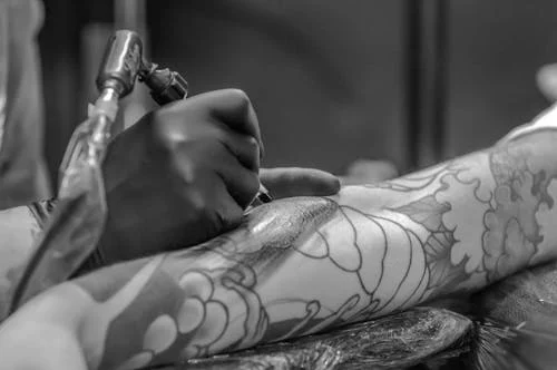 Estúdios de Tatuagem: Como Evitar Furar Sessões com Agendamentos Inteligentes